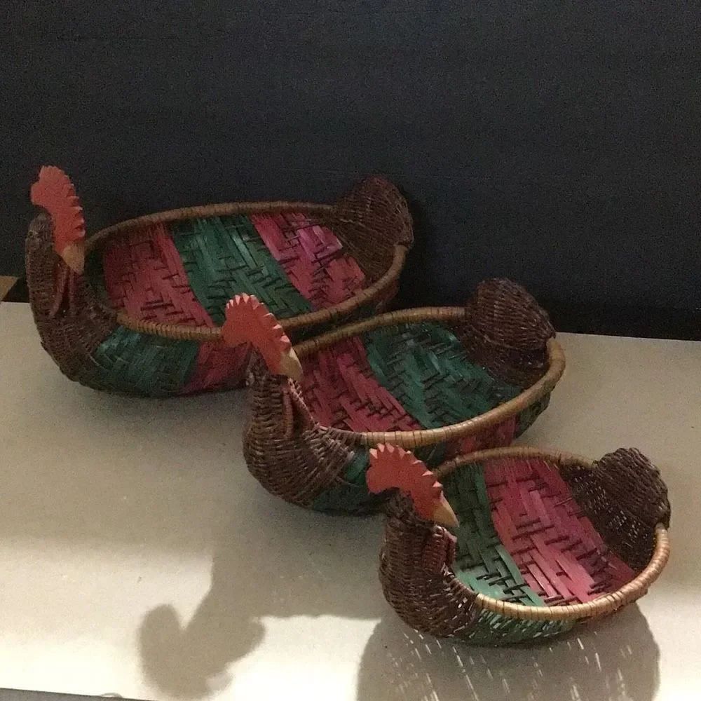 Set of three wicker chicken nesting baskets - Picture 2 of 6